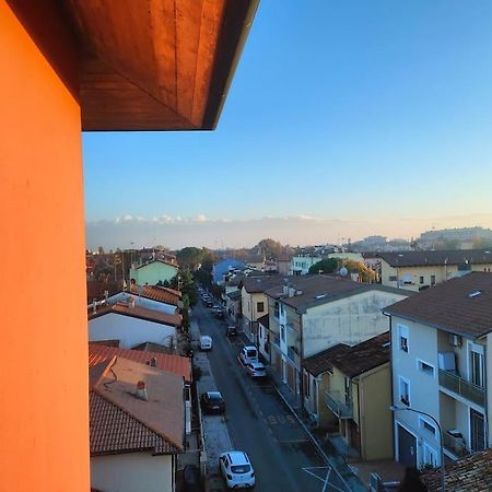 Attico A 2 Passi Dalla Stazione E Centro Storico Rawenna Zewnętrze zdjęcie